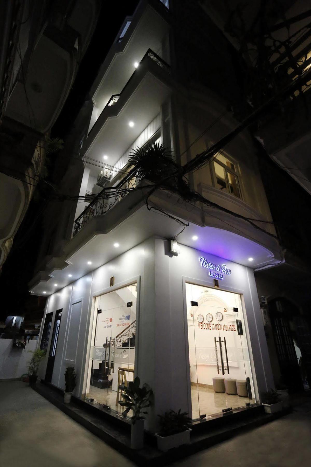 Moon & Sun Hotel Hue Bagian luar foto