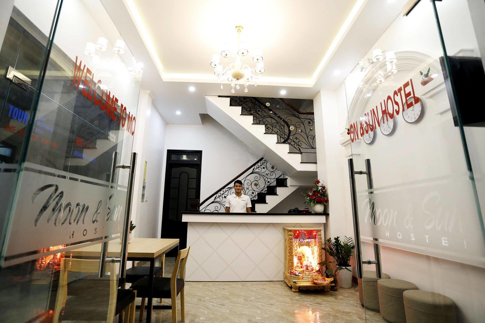 Moon & Sun Hotel Hue Bagian luar foto