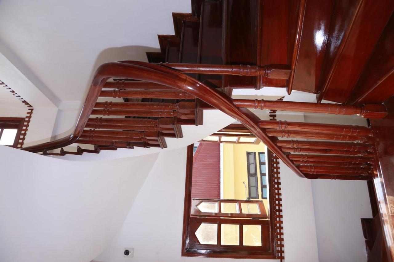 Moon & Sun Hotel Hue Bagian luar foto