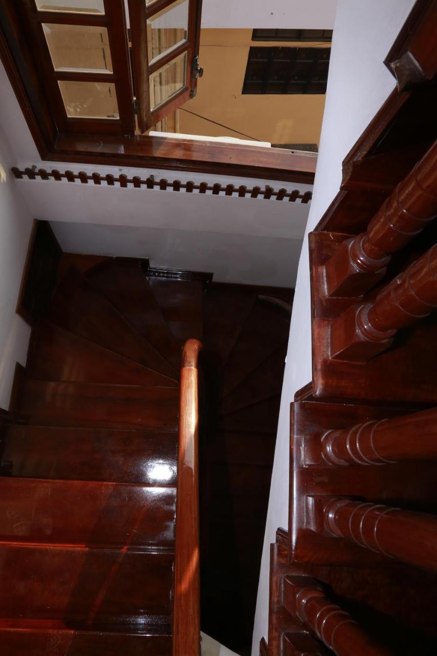 Moon & Sun Hotel Hue Bagian luar foto