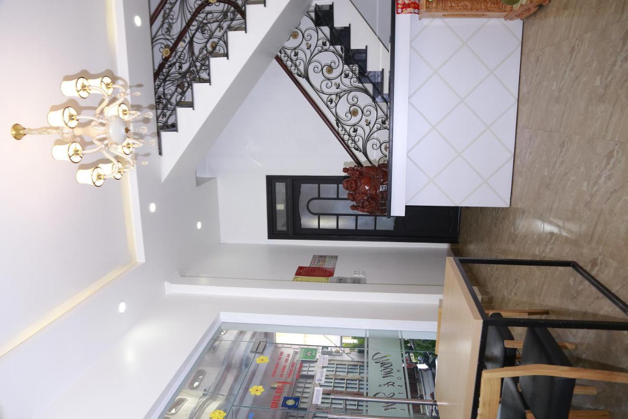 Moon & Sun Hotel Hue Bagian luar foto