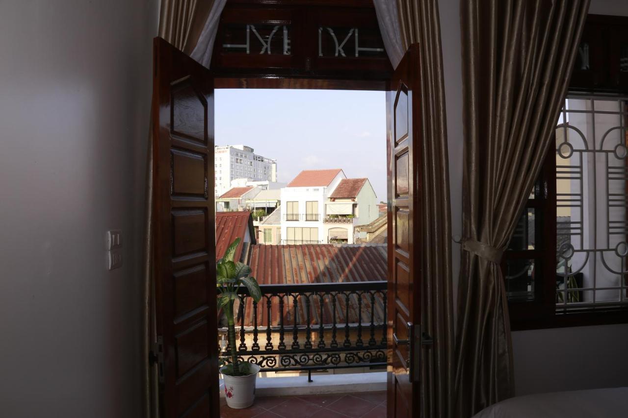 Moon & Sun Hotel Hue Bagian luar foto